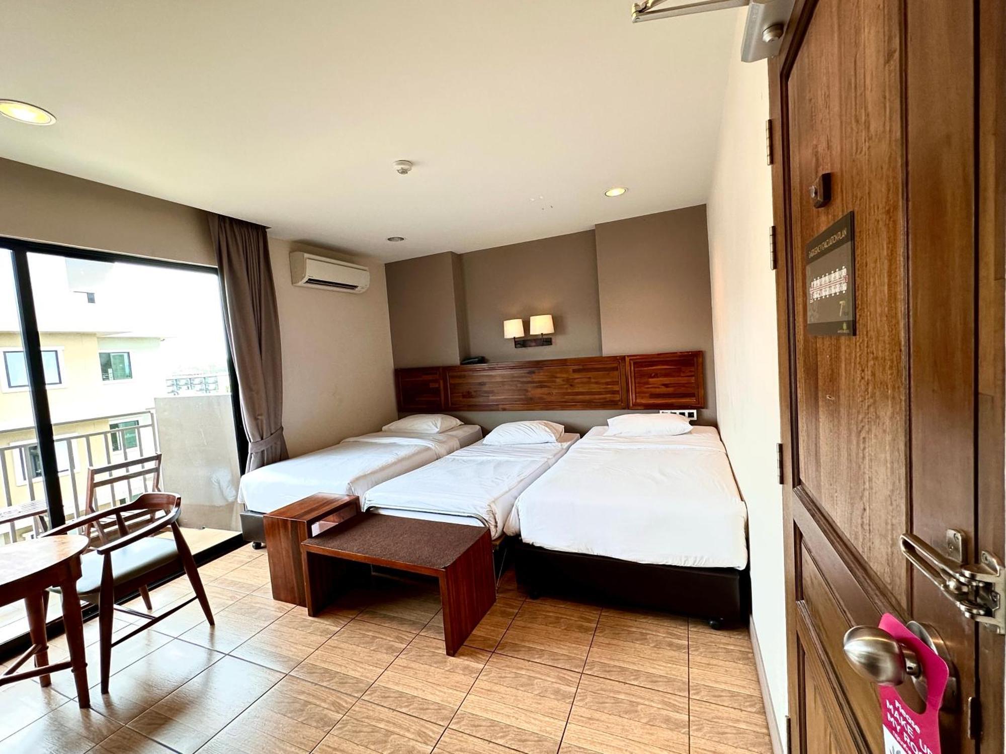 Mangrove Prestige Hotel Na Chom Thian Exterior photo