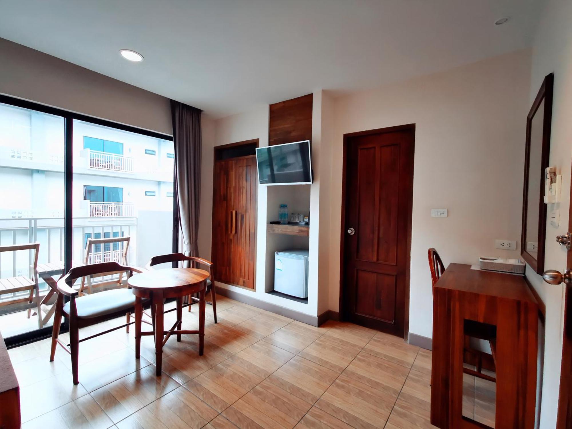 Mangrove Prestige Hotel Na Chom Thian Exterior photo