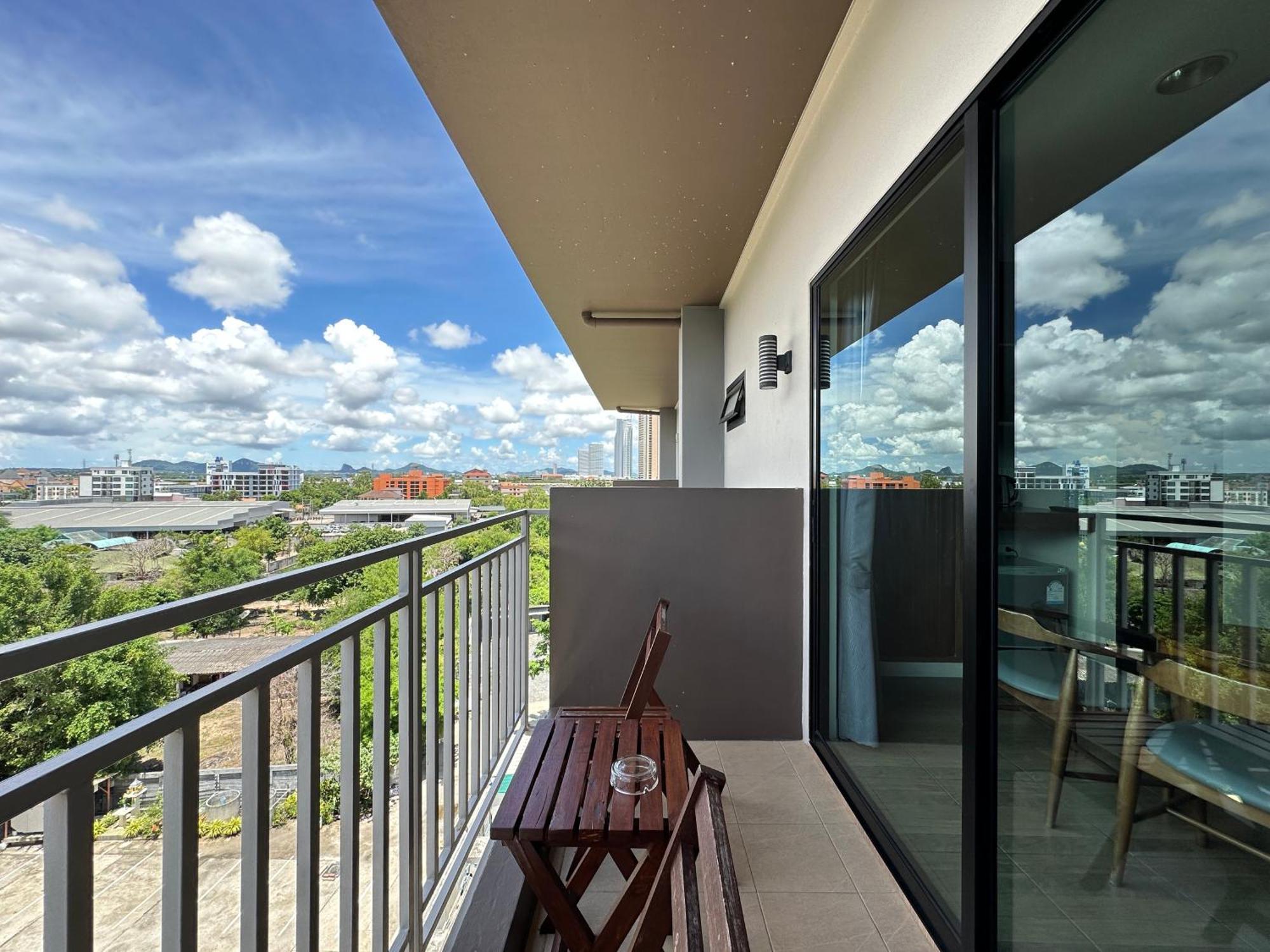 Mangrove Prestige Hotel Na Chom Thian Exterior photo