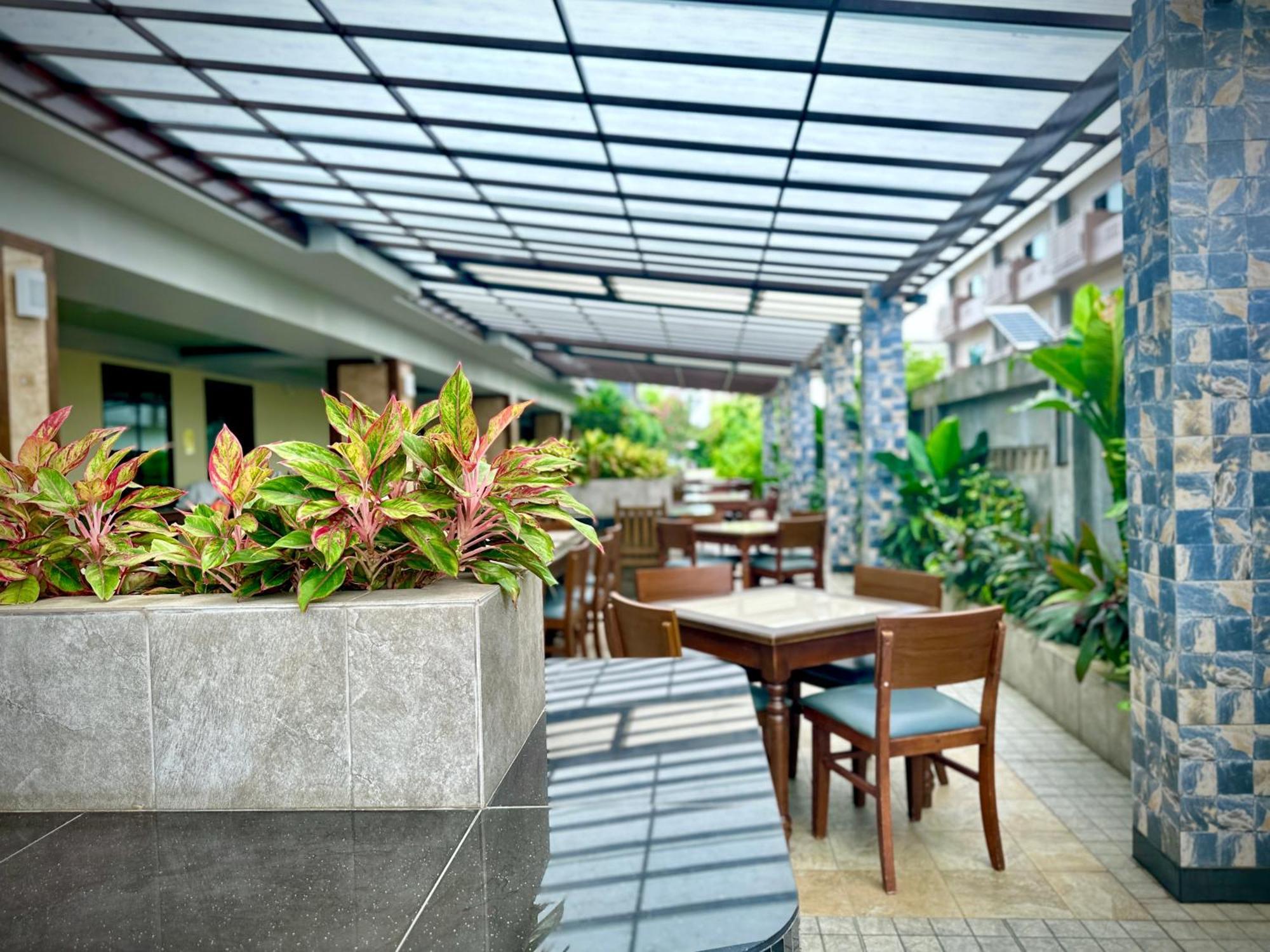 Mangrove Prestige Hotel Na Chom Thian Exterior photo