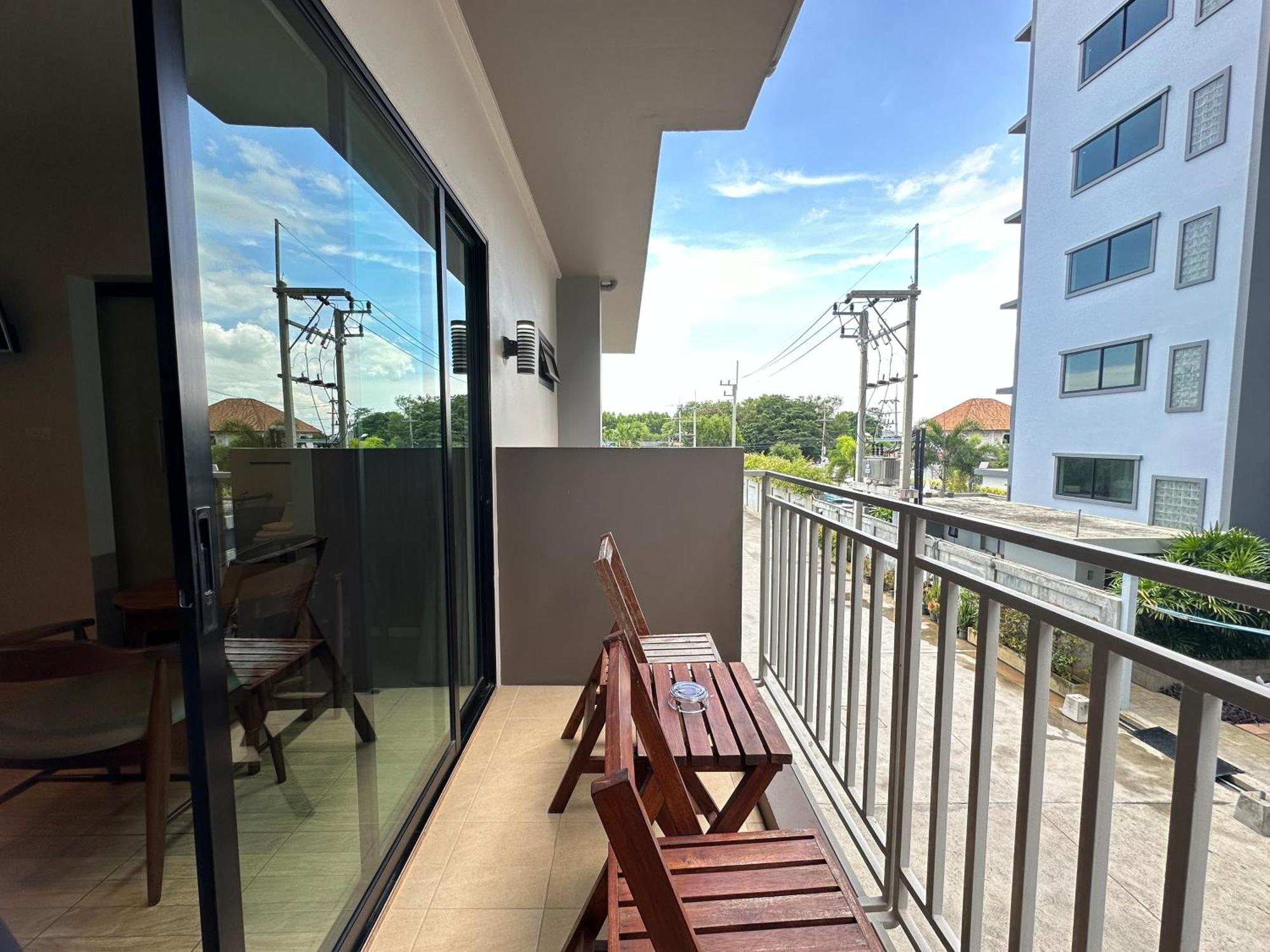 Mangrove Prestige Hotel Na Chom Thian Exterior photo