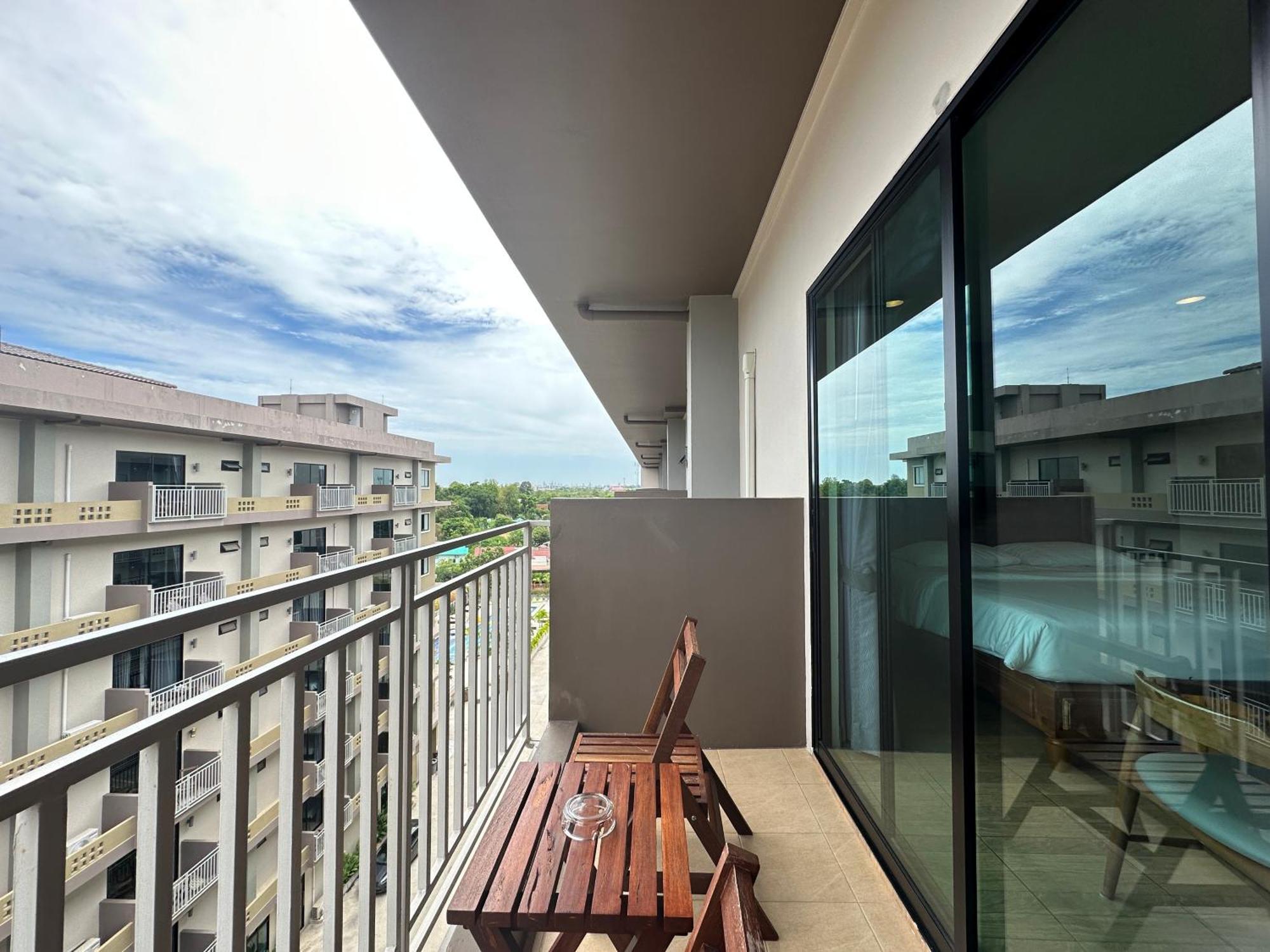Mangrove Prestige Hotel Na Chom Thian Exterior photo